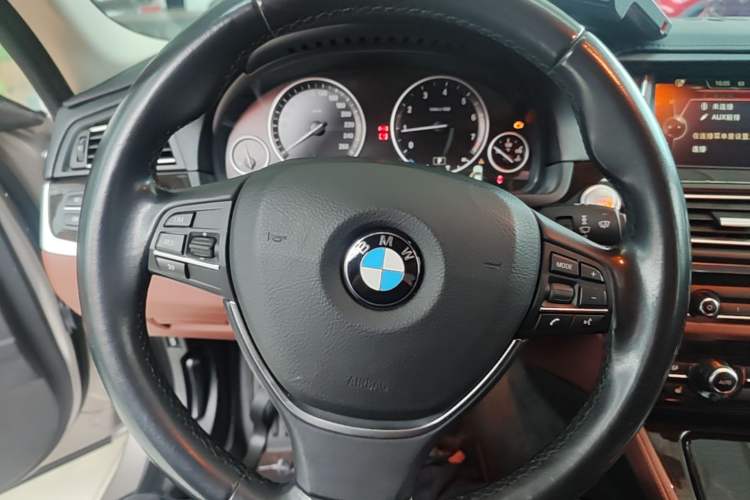 Used BMW 5 Series 2014 528Li Leading Model Steering Wheel