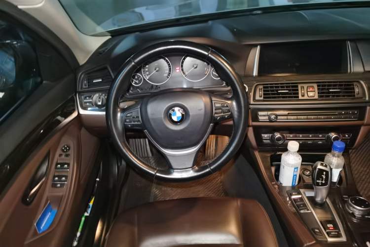 Used BMW 5 Series 2014 525Li Luxury Design Package Steering Wheel