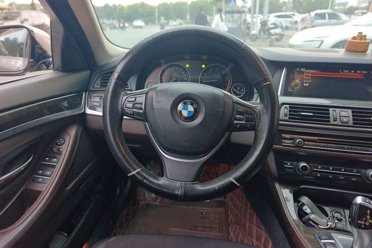 Used BMW 5 Series 2014 525Li Luxury Design Package Steering Wheel