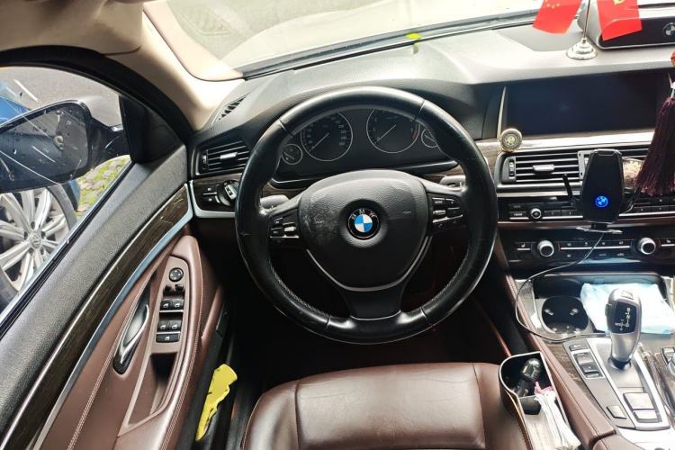 Used BMW 5 Series 2014 525Li Luxury Design Package Steering Wheel