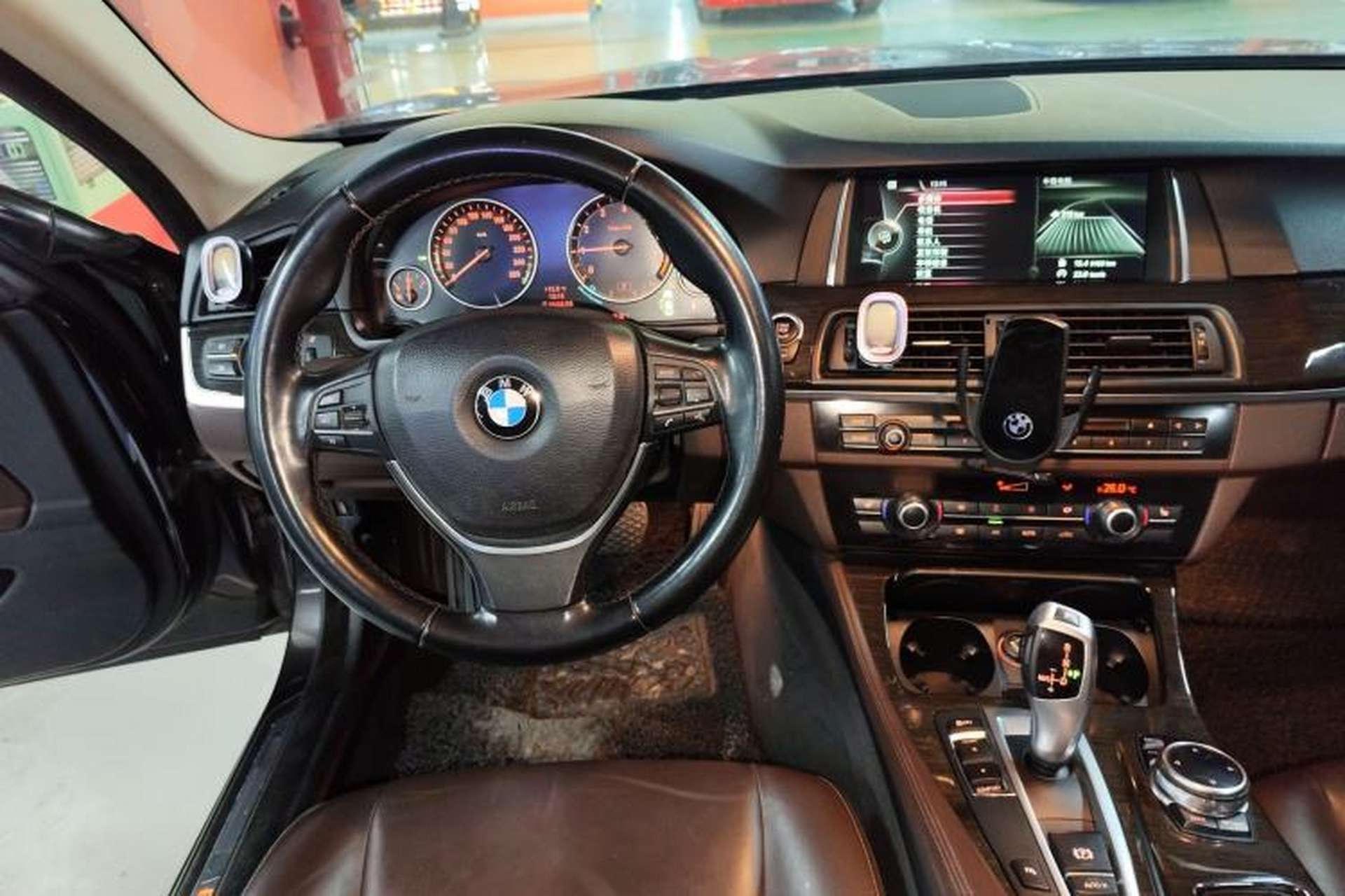 Used BMW 5 Series 2014 525Li Luxury Design Package Steering Wheel
