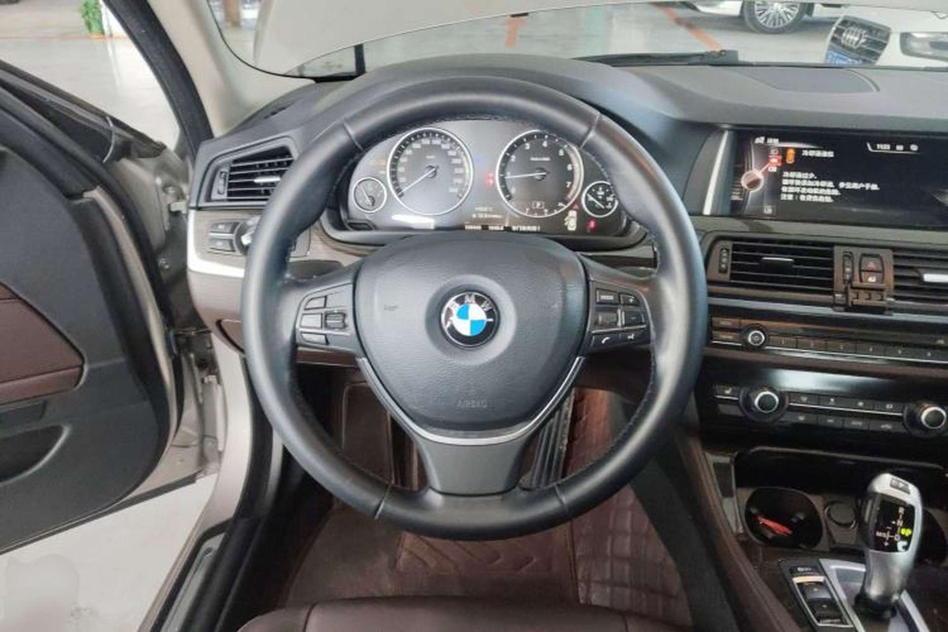 Used BMW 5 Series 2014 525Li Luxury Design Package Steering Wheel