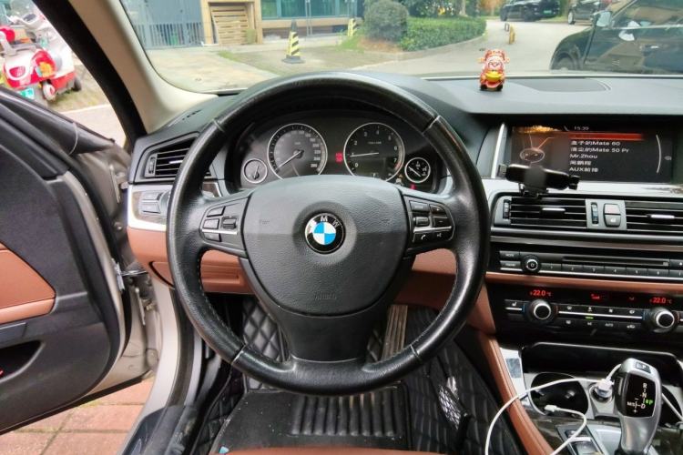 Used BMW 5 Series 2014 525Li Leading Model Steering Wheel