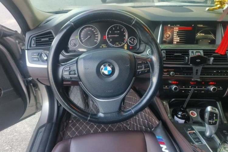 Used BMW 5 Series 2014 525Li Luxury Design Package Steering Wheel
