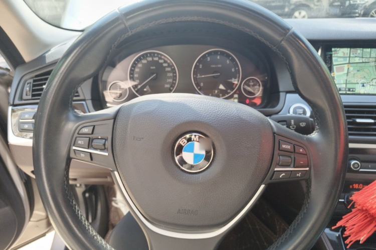 Used BMW 5 Series 2014 525Li Luxury Design Package Steering Wheel