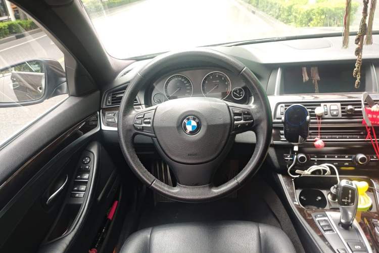 Used BMW 5 Series 2014 530Li Leading Model Steering Wheel