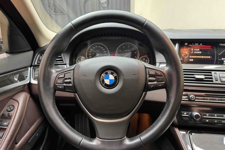 Used BMW 5 Series 2014 525Li Luxury Design Package Steering Wheel