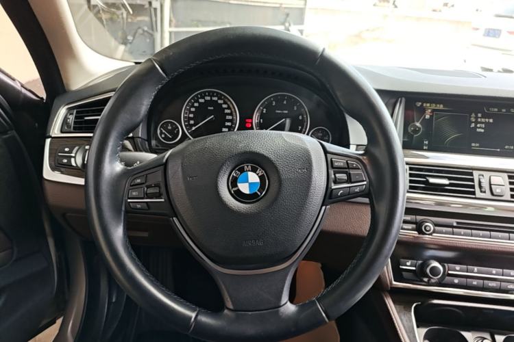 Used BMW 5 Series 2014 525Li Luxury Design Package Steering Wheel