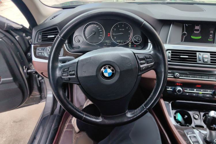 Used BMW 5 Series 2014 525Li Leading Model Steering Wheel