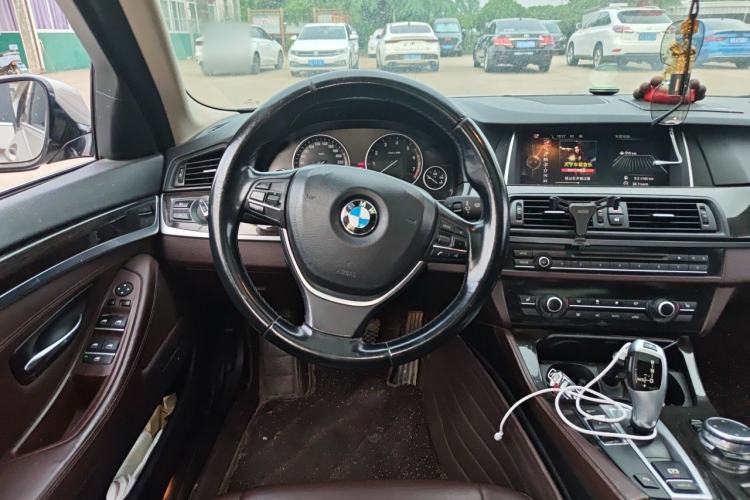 Used BMW 5 Series 2014 525Li Luxury Design Package Steering Wheel