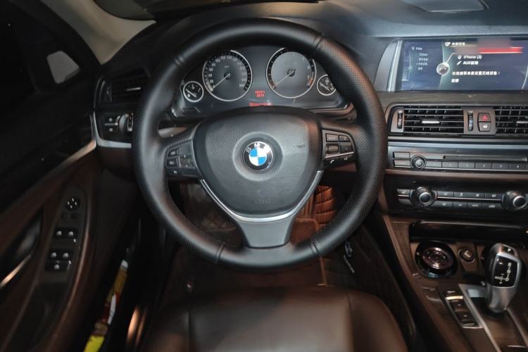 Used BMW 5 Series 2014 525Li Luxury Design Package Steering Wheel