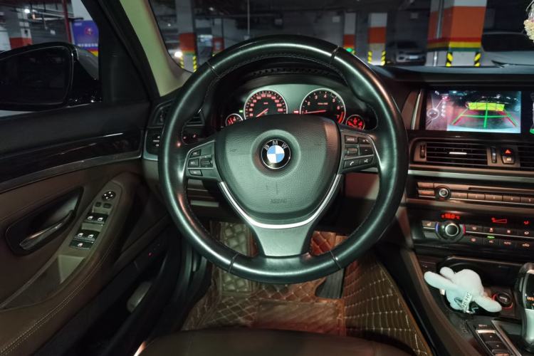 Used BMW 5 Series 2014 525Li Luxury Design Package Steering Wheel