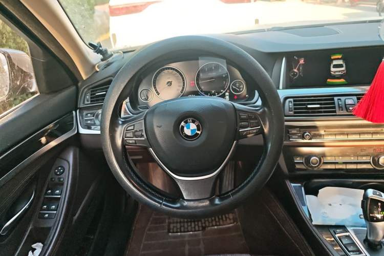 Used BMW 5 Series 2014 525Li Fashion Design Package Steering Wheel