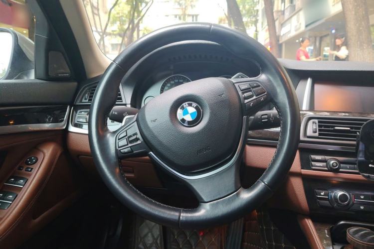 Used BMW 5 Series 2014 525Li Leading Model Steering Wheel