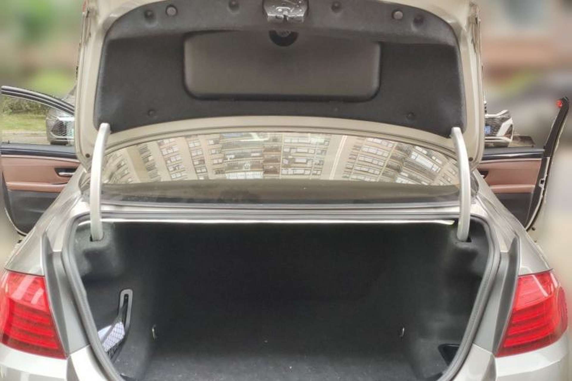 Used BMW 5 Series 2014 520Li Elegant Model Trunk