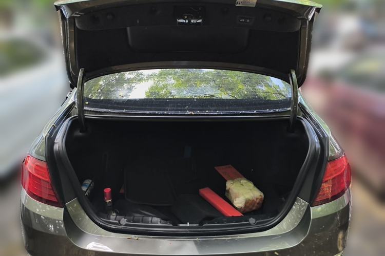Used BMW 5 Series 2014 525Li Luxury Design Package Trunk