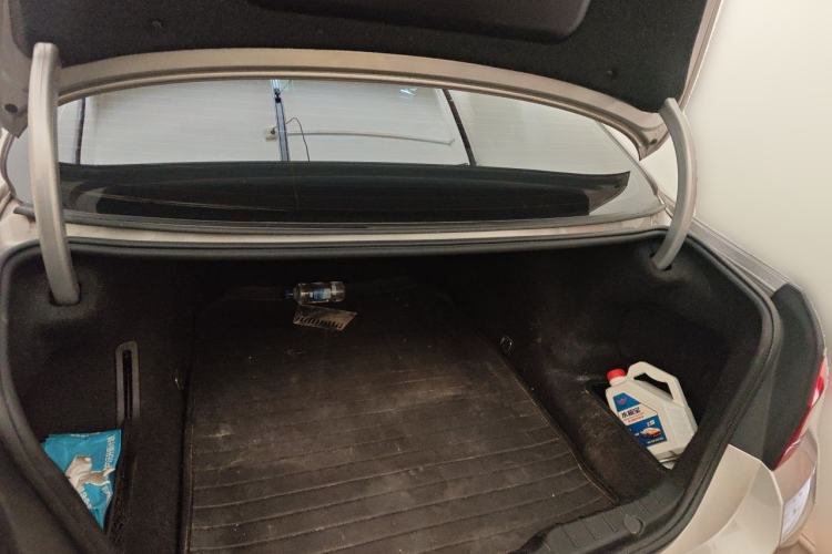 Used BMW 5 Series 2014 525Li Luxury Design Package Trunk