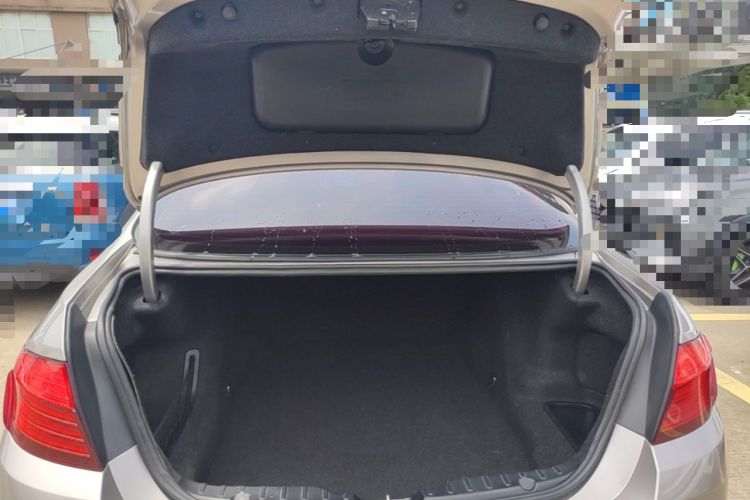 Used BMW 5 Series 2014 520Li Elegant Model Trunk