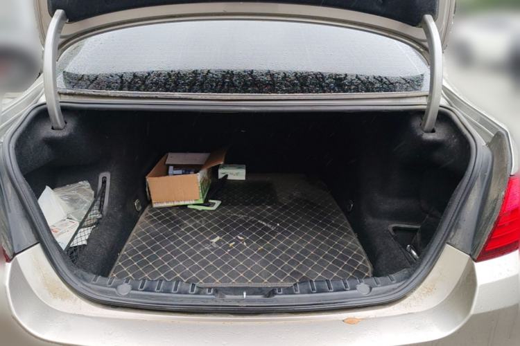 Used BMW 5 Series 2014 520Li Elegant Model Trunk