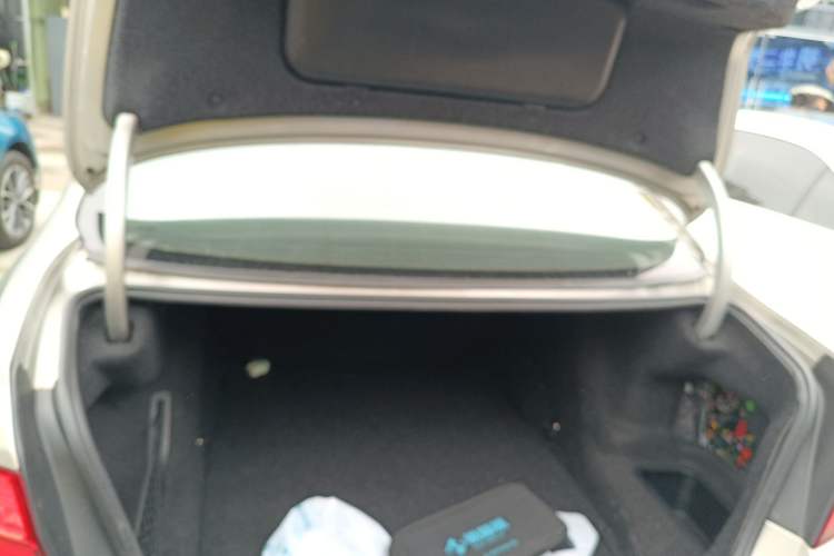 Used BMW 5 Series 2014 525Li Leading Model Trunk