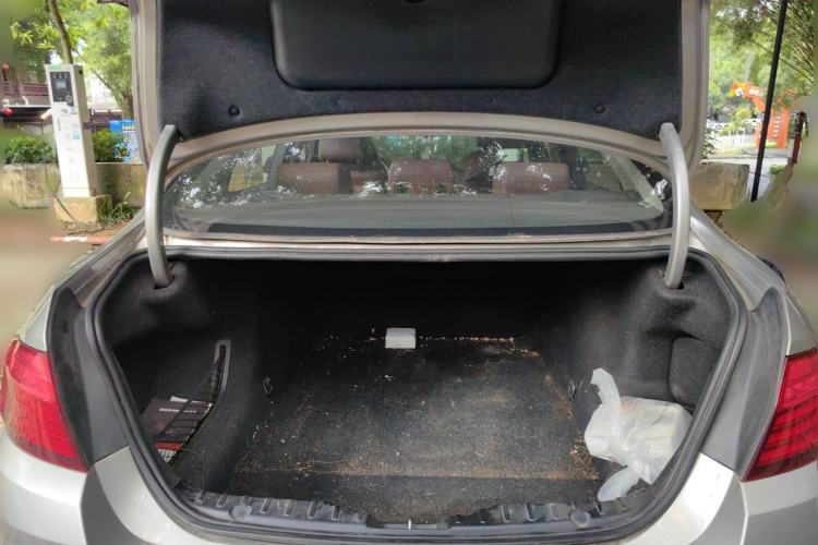 Used BMW 5 Series 2014 525Li Leading Model Trunk