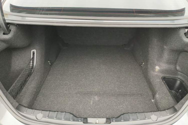 Used BMW 5 Series 2014 520Li Elegant Model Trunk
