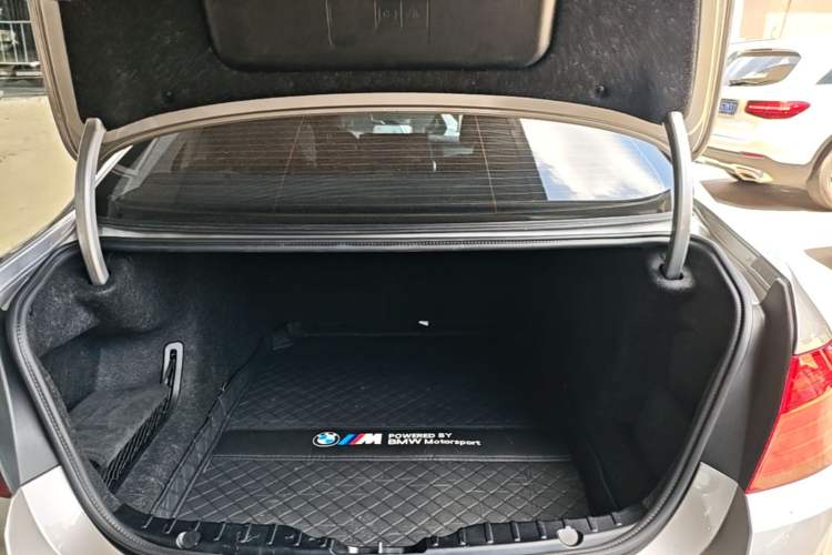 Used BMW 5 Series 2014 525Li Luxury Design Package Trunk