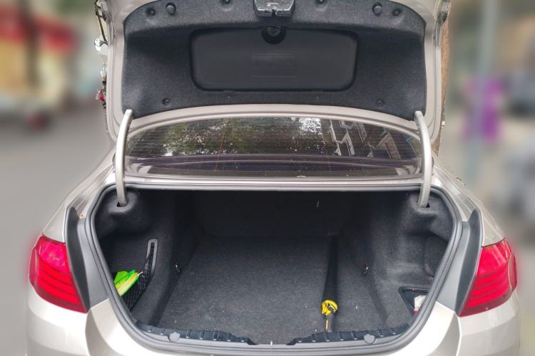 Used BMW 5 Series 2014 525Li Leading Model Trunk