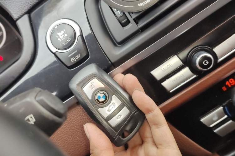 Used BMW 5 Series 2014 520Li Elegant Model Vehicle Key