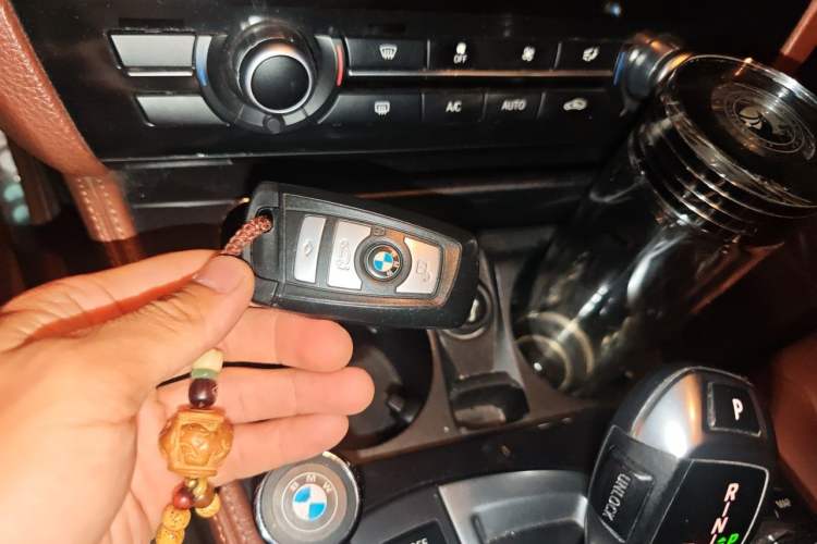 Used BMW 5 Series 2014 520i Elegant Edition Vehicle Key