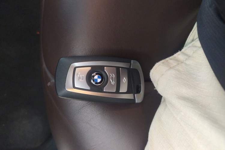 Used BMW 5 Series 2014 525Li Luxury Design Package Vehicle Key