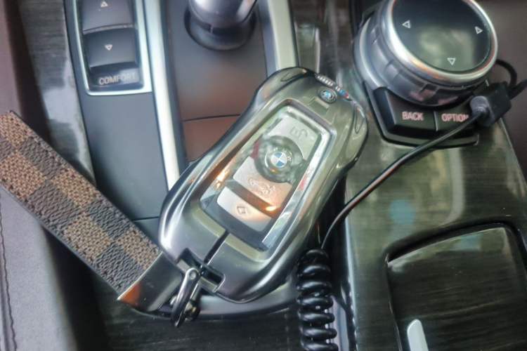 Used BMW 5 Series 2014 525Li Luxury Design Package Vehicle Key