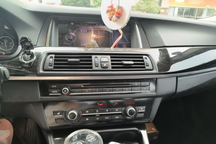 Used BMW 5 Series 2014 525Li Leading Model Audio And AC Panel