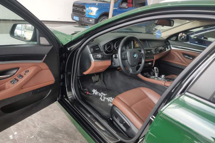 Used BMW 5 Series 2014 520i Touring Edition Driver Seat