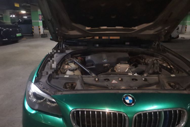 Used BMW 5 Series 2014 525Li Luxury Design Package Engine Bay Right