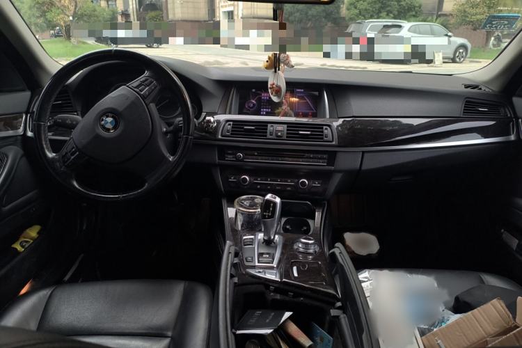 Used BMW 5 Series 2014 525Li Leading Model Interior 2