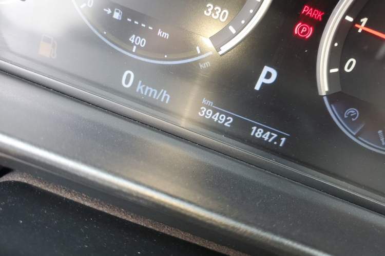 Used BMW 5 Series 2014 520i Elegant Edition Odometer Close Up