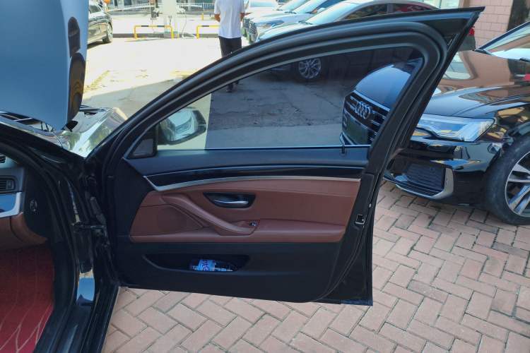 Used BMW 5 Series 2014 520Li Elegant Model Right Front Door Interior