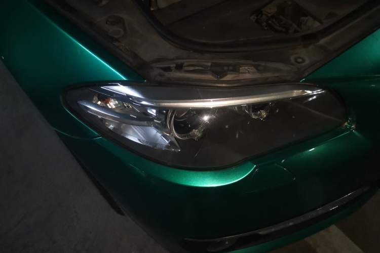 Used BMW 5 Series 2014 525Li Luxury Design Package Right Front Headlight