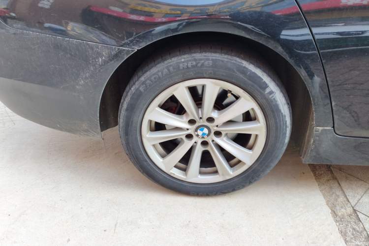 Used BMW 5 Series 2014 520Li Elegant Model Right Rear Wheel Hub