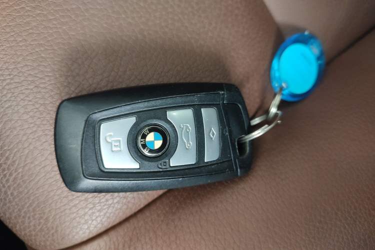 Used BMW 5 Series 2014 520i Touring Edition Vehicle Key