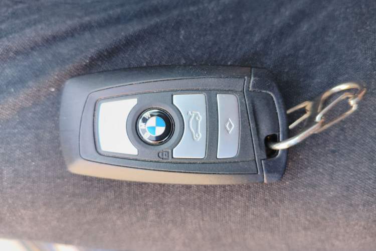 Used BMW 5 Series 2014 520Li Elegant Model Vehicle Key