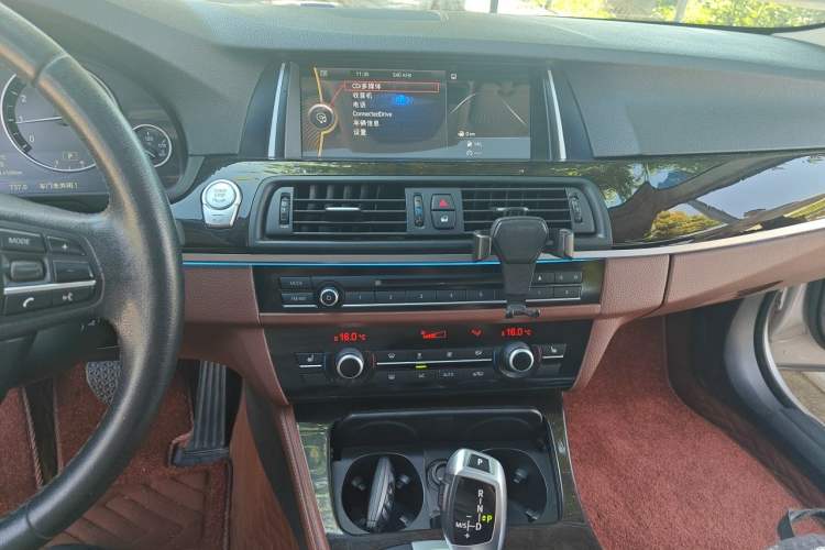 Used BMW 5 Series 2014 525Li Leading Model Audio And AC Panel