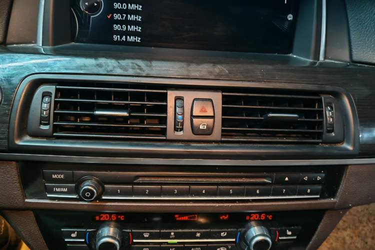 Used BMW 5 Series 2014 525Li Luxury Design Package Audio And AC Panel