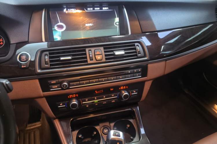 Used BMW 5 Series 2014 525Li Leading Model Audio And AC Panel