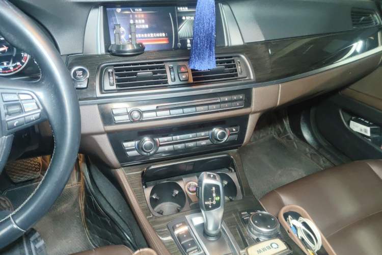 Used BMW 5 Series 2014 525Li Luxury Design Package Audio And AC Panel