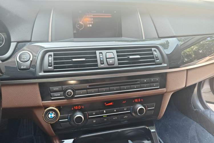 Used BMW 5 Series 2014 520Li Elegant Model Audio And AC Panel