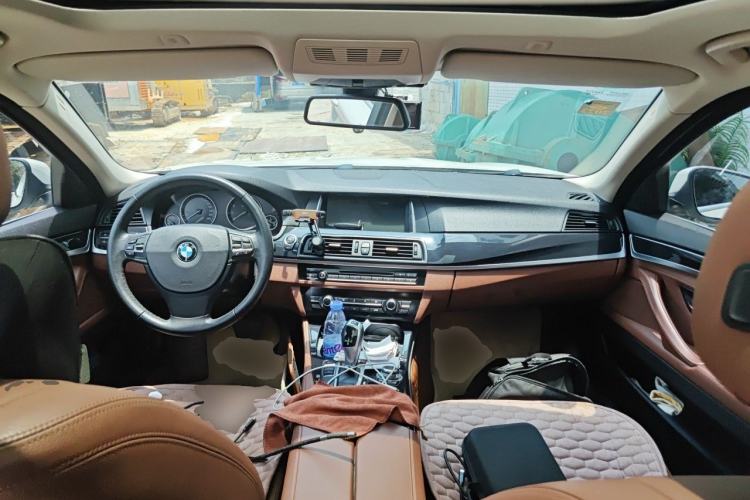 Used BMW 5 Series 2014 520Li Elegant Model Center Console