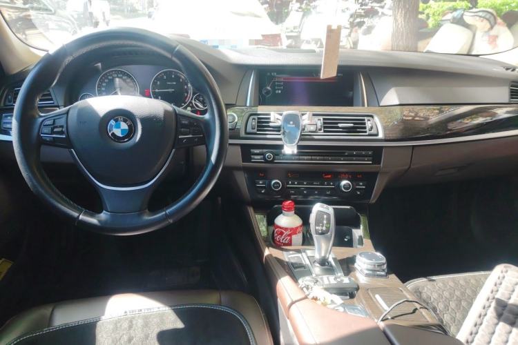 Used BMW 5 Series 2014 528Li Luxury Design Package Center Console