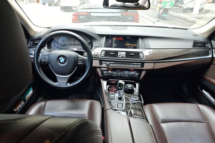 Used BMW 5 Series 2014 525Li Luxury Design Package Center Console